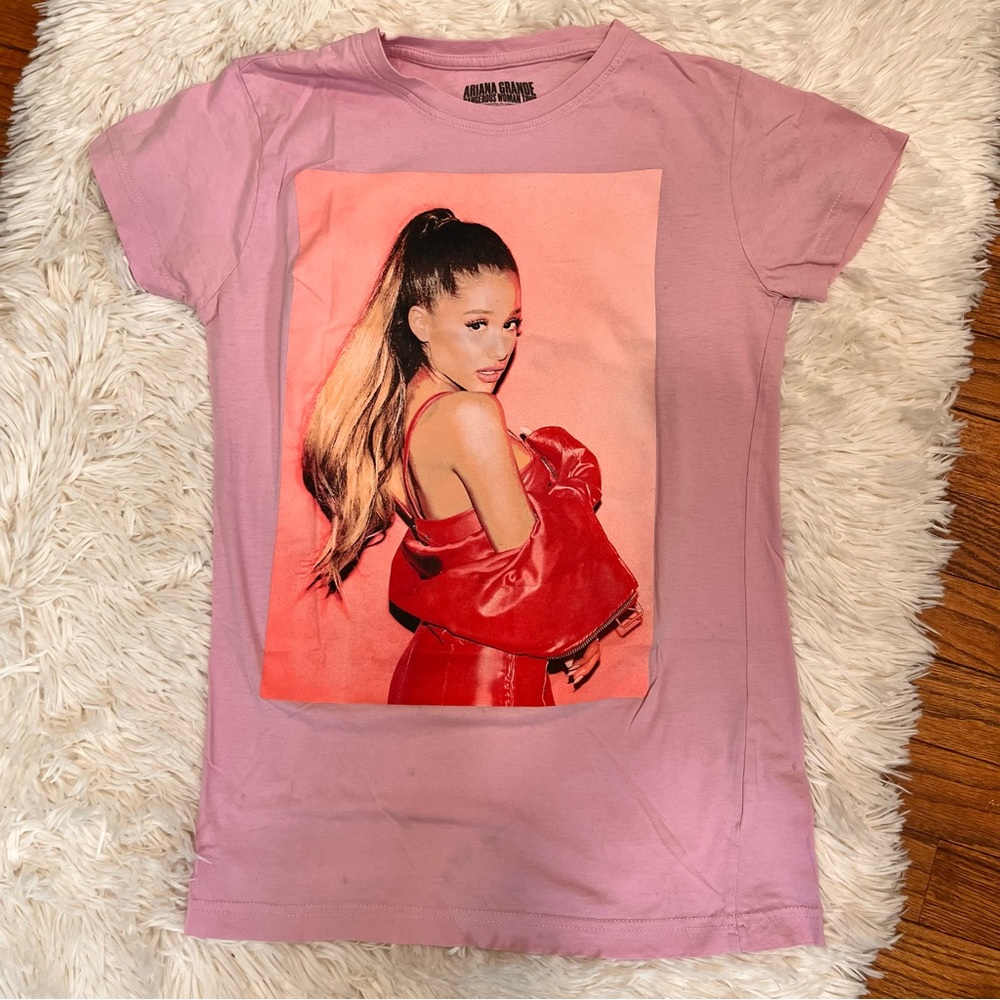 Ariana grande‎ Dangerous tour Tee L Youth